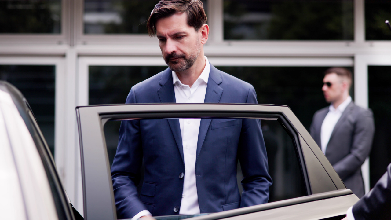 Adana VIP Araç Kiralama: Prestijli ve Konforlu Yolculuk Ekar Global Ayrıcalığıyla!