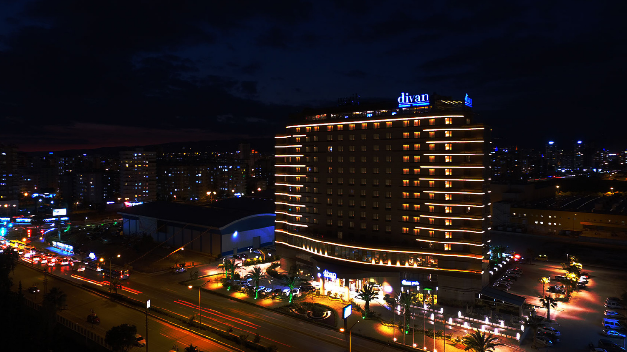 Mersin Divan Otel Araç Kiralama: Şıklığın ve Konforun Yanında Ekar Global Hizmeti!