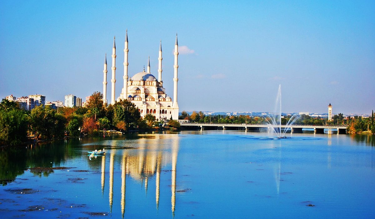 Adana Sunrooflu Araç Kiralama: Güneşi ve Konforu Ekar Global İle Yaşayın!